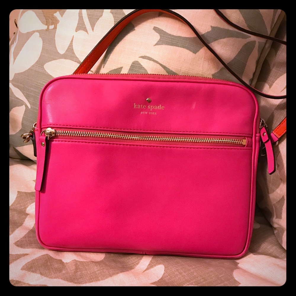 Kate Spade Hot pink crossbody 👛😍